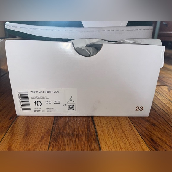 Air Jordan 1 Low - Picture 5 of 6